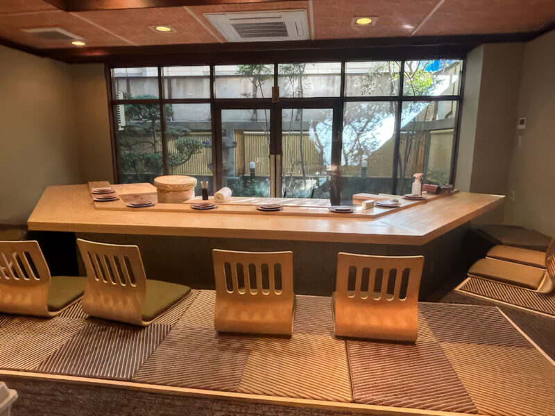 鮨はもっと
　自由でいい