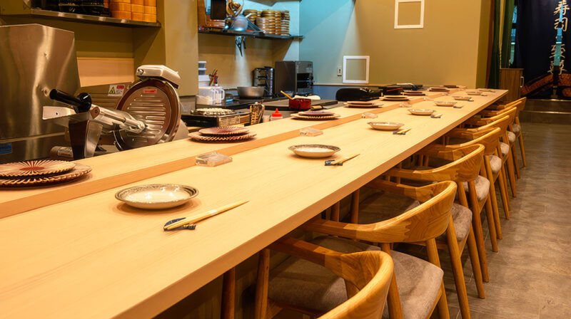 誰と来ても、成立する鮨。